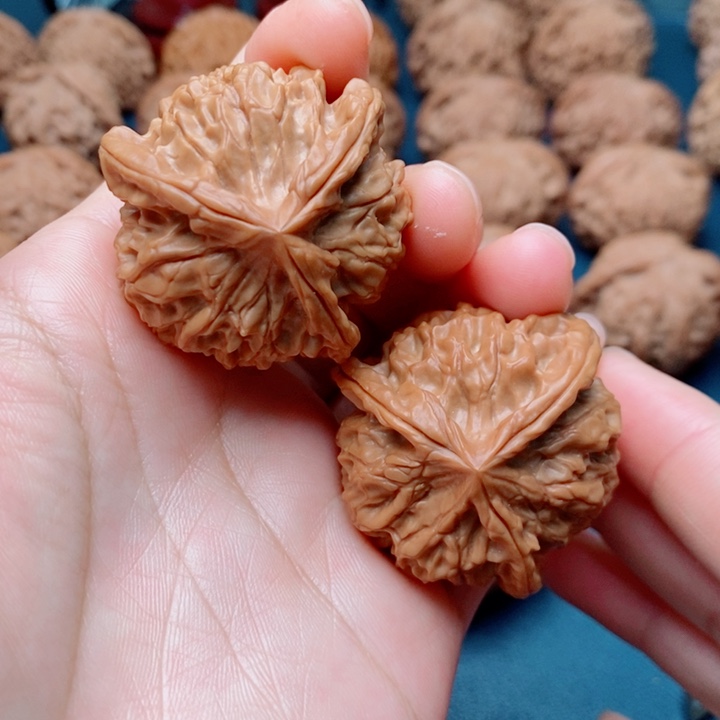 文玩核桃把件三棱