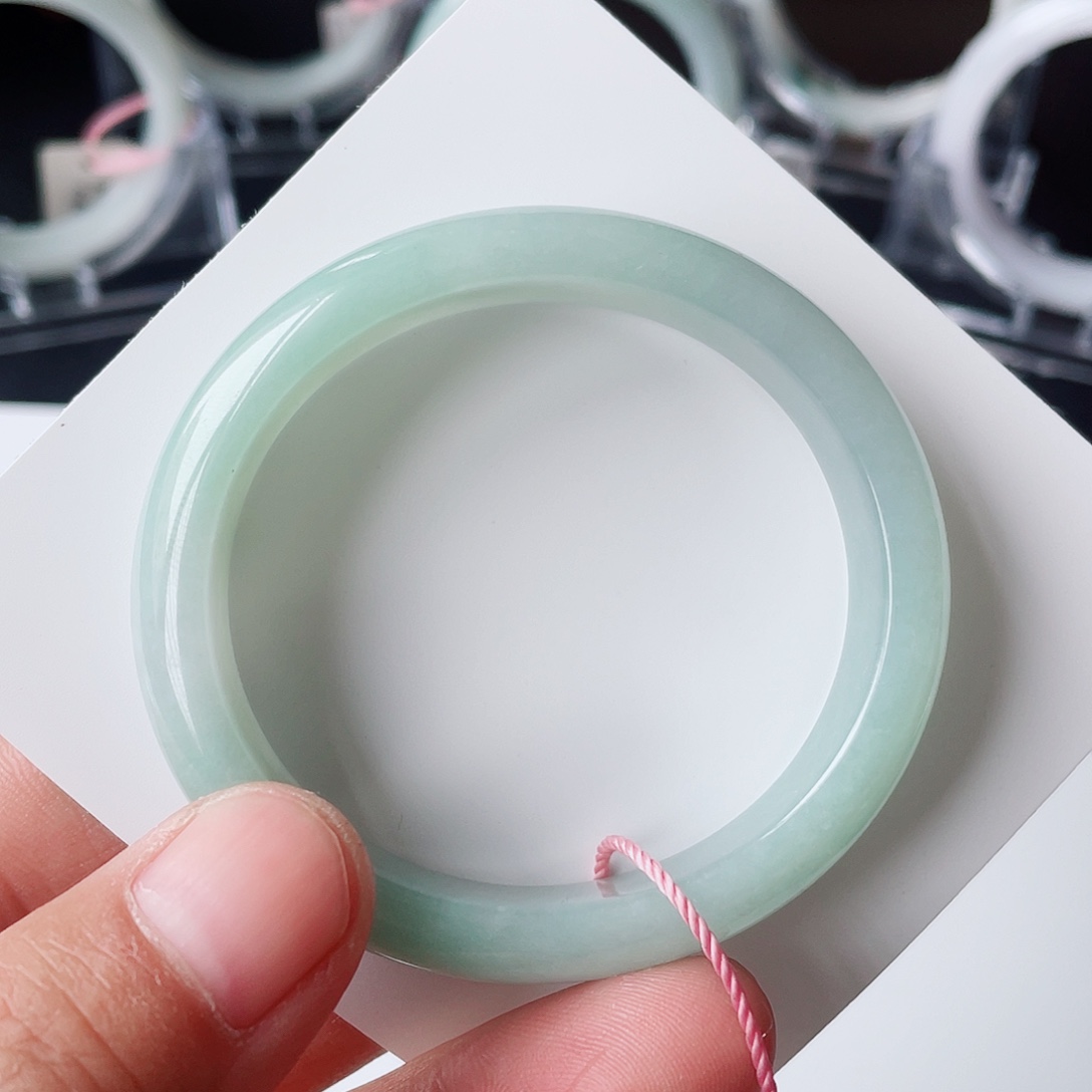 翡翠未镶嵌手镯543