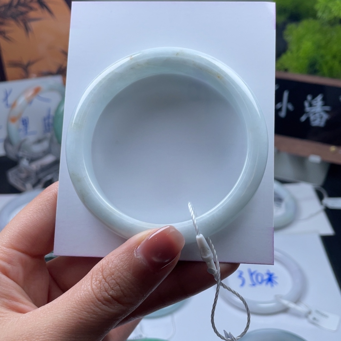 翡翠未镶嵌手镯基地质检