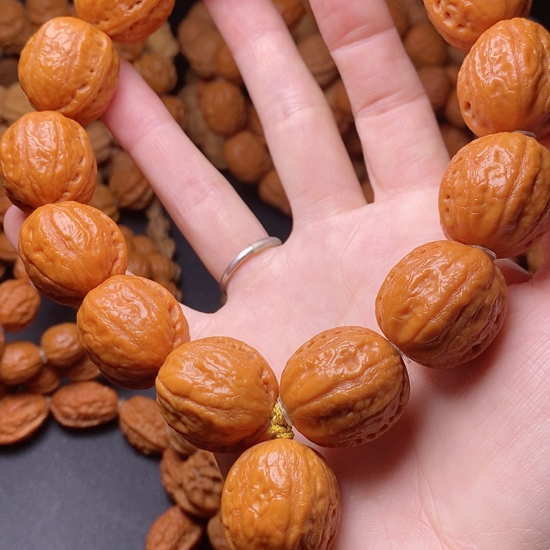 【闪购商品】文玩核桃吊坠点*大枣24