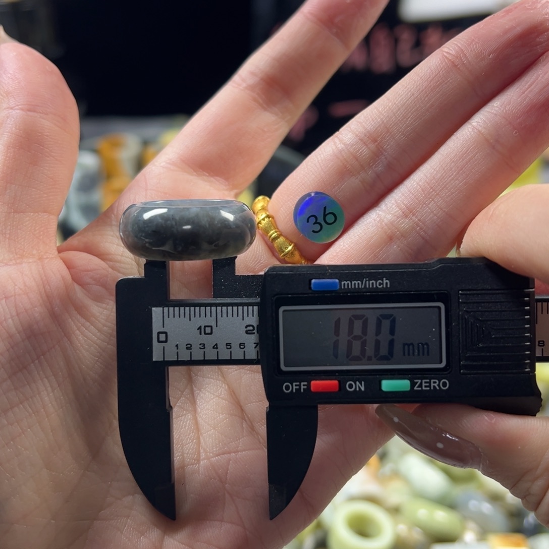 蛇纹石玉未镶嵌戒指