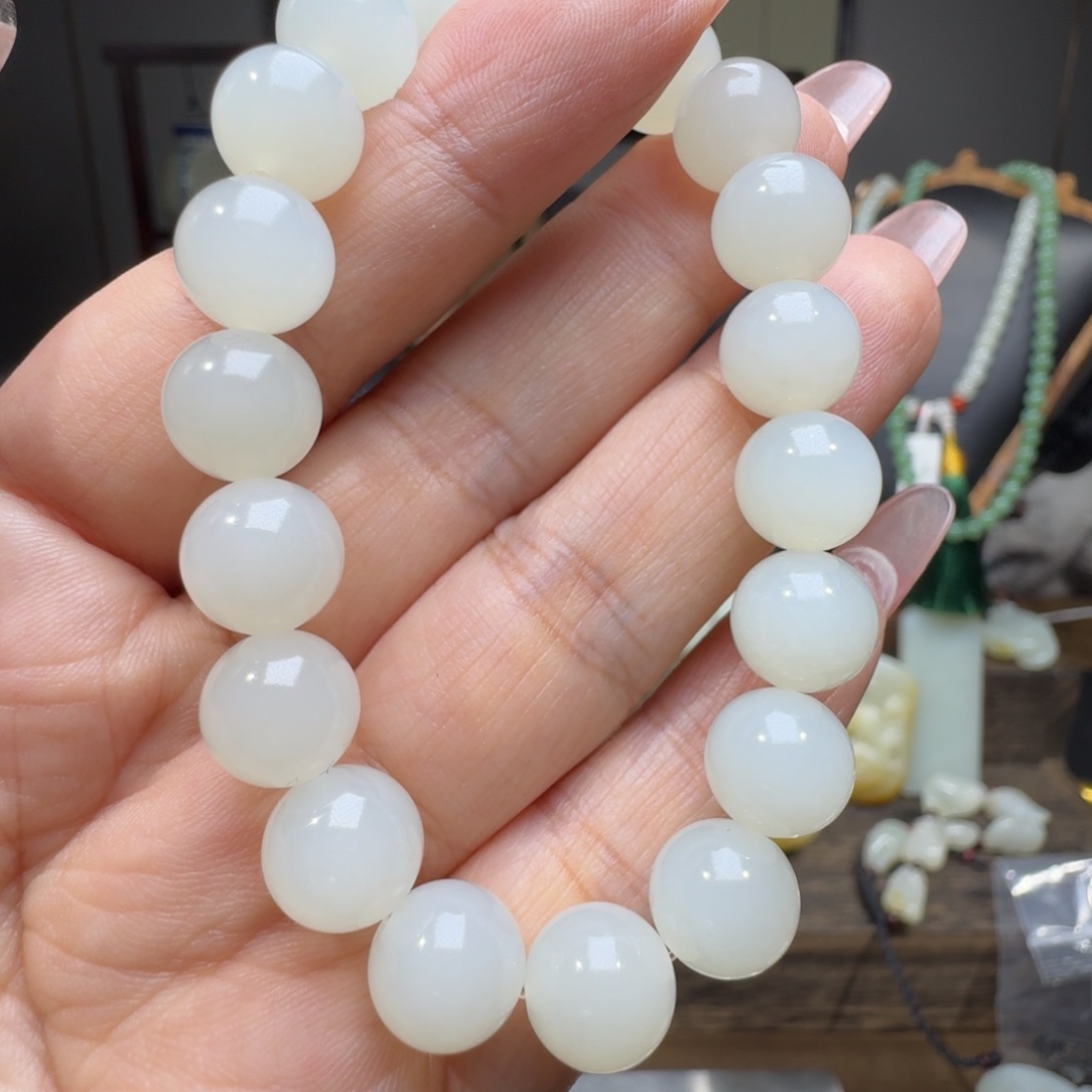 和田玉颈饰未镶嵌