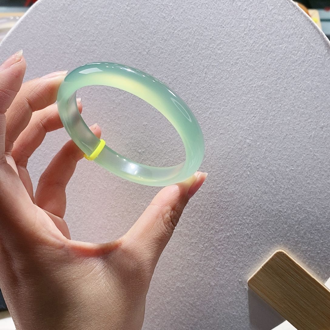 玛瑙/玉髓手镯未镶嵌58.6