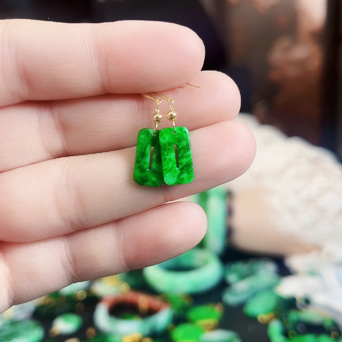 翡翠颈饰18K金镶嵌耳饰