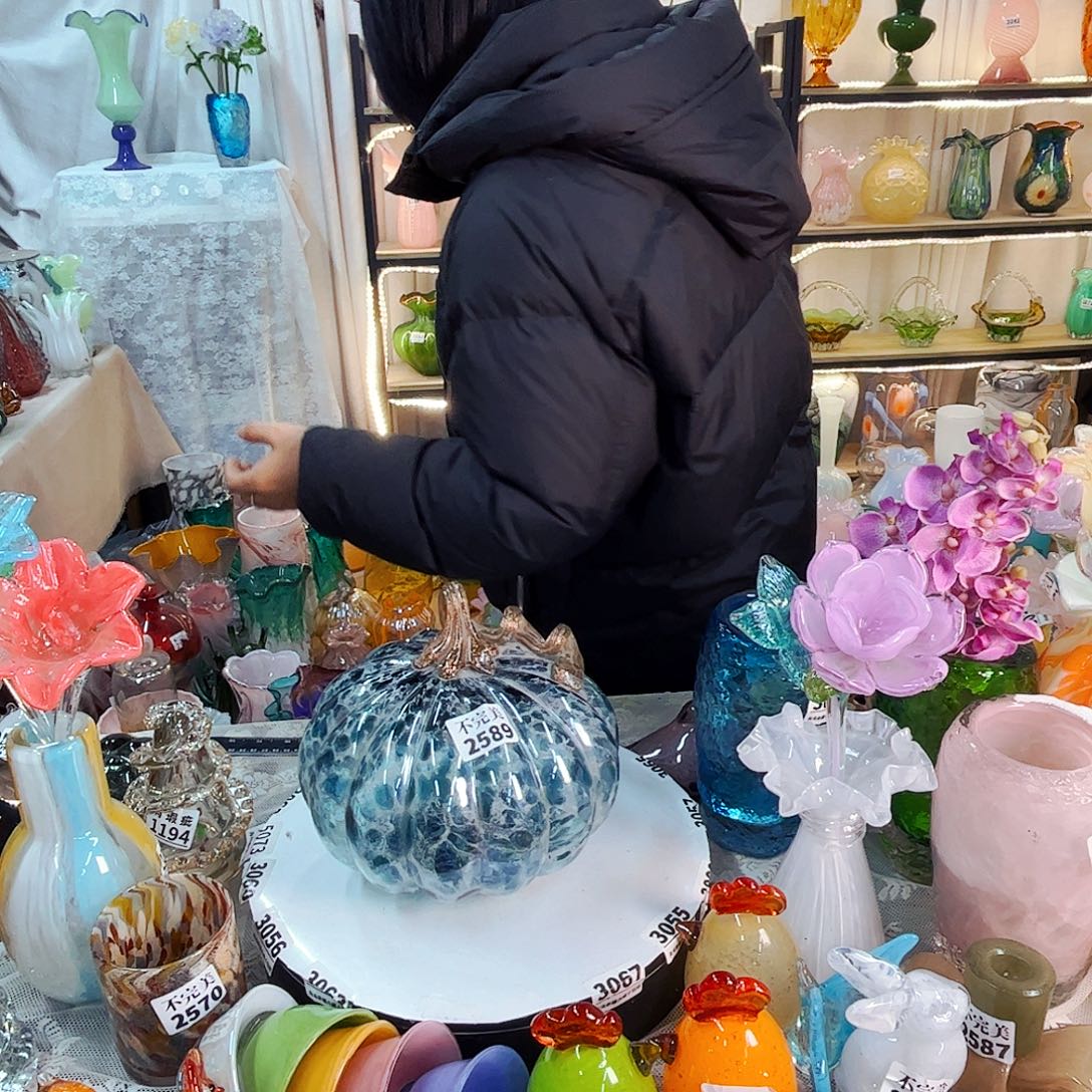 2589 家悦美居琉璃摆件不完美