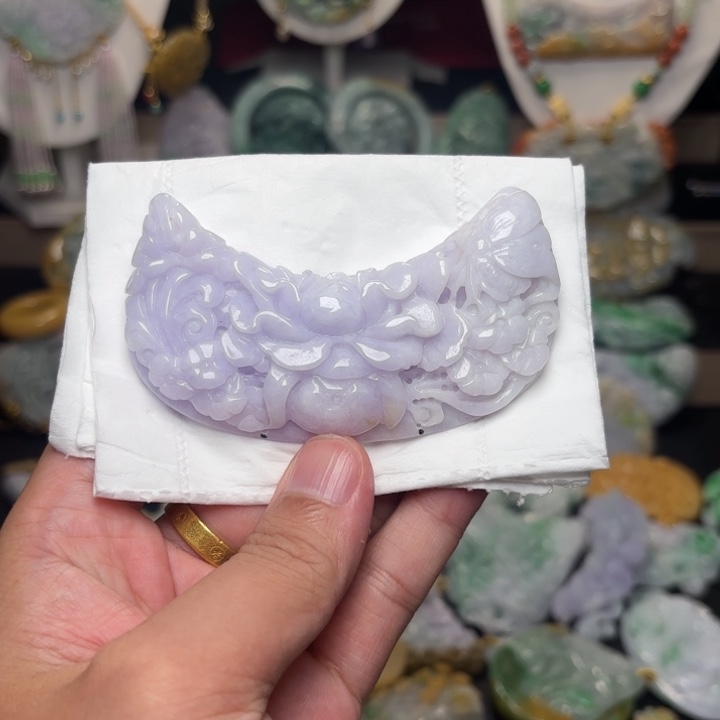 翡翠未镶嵌颈饰吊坠