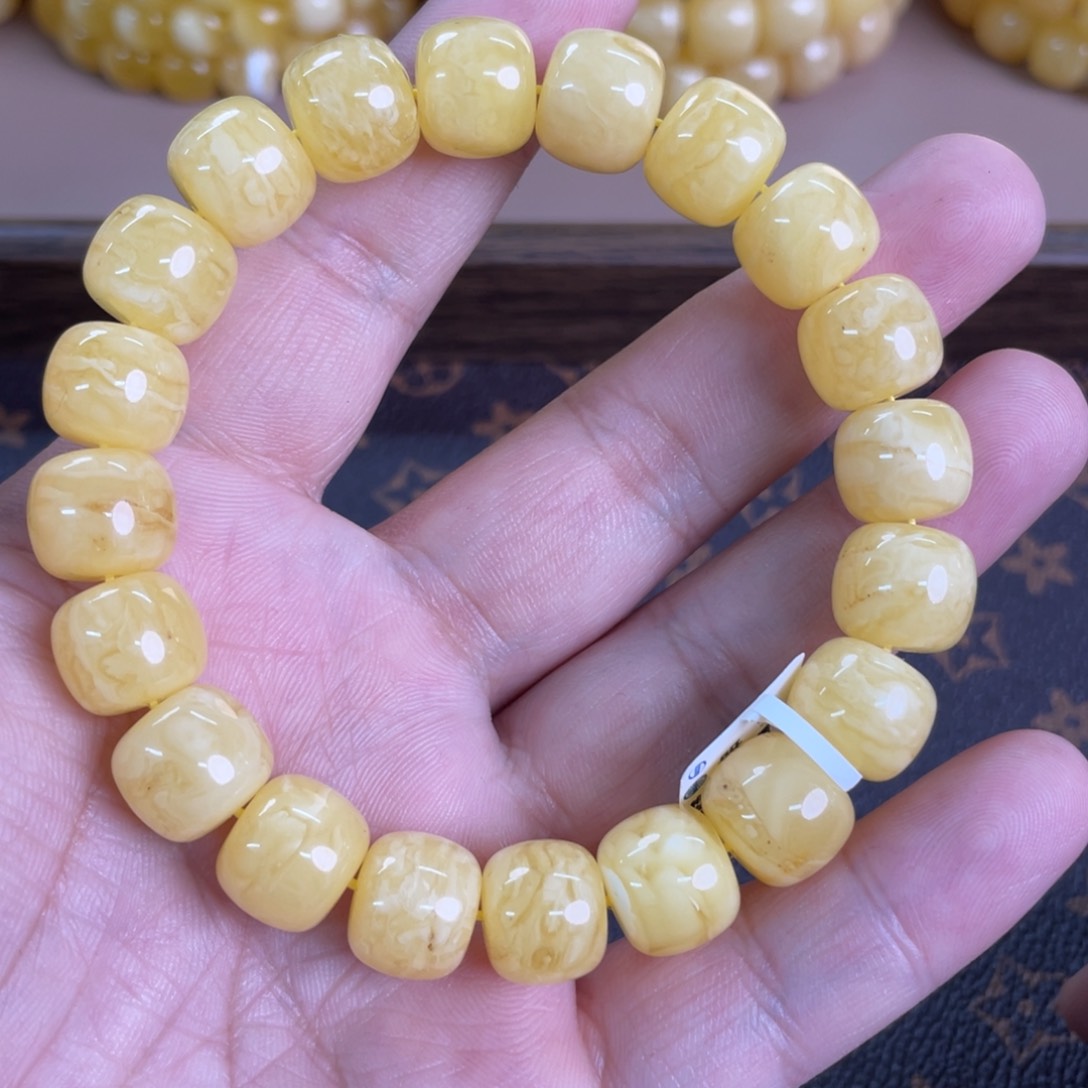 琥珀裸石未镶嵌02800000000