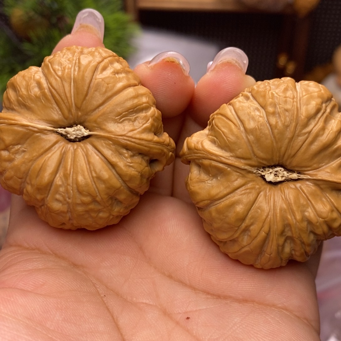 文玩核桃吊坠南瓜墩。边肚44。丹