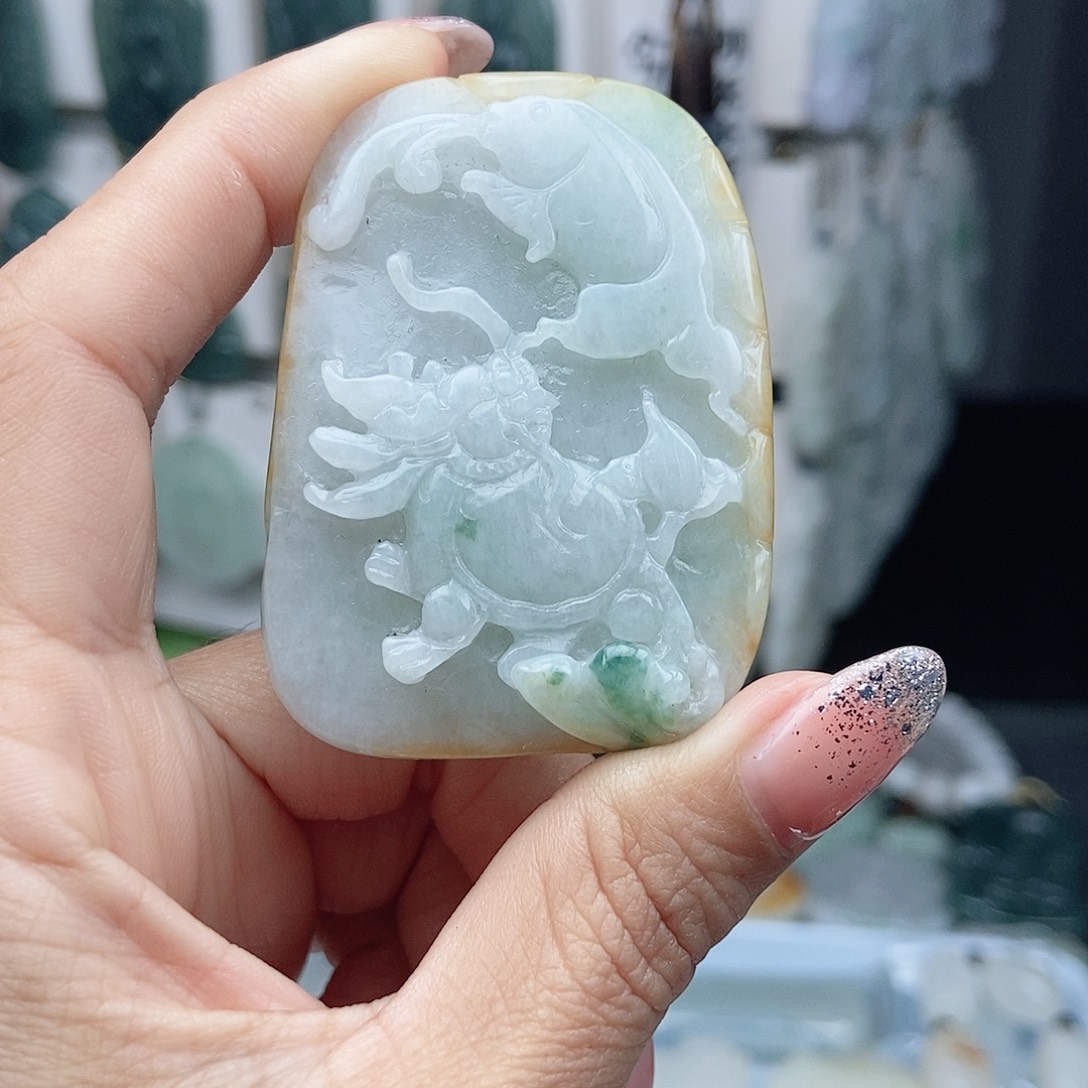 翡翠颈饰未镶嵌翡翠