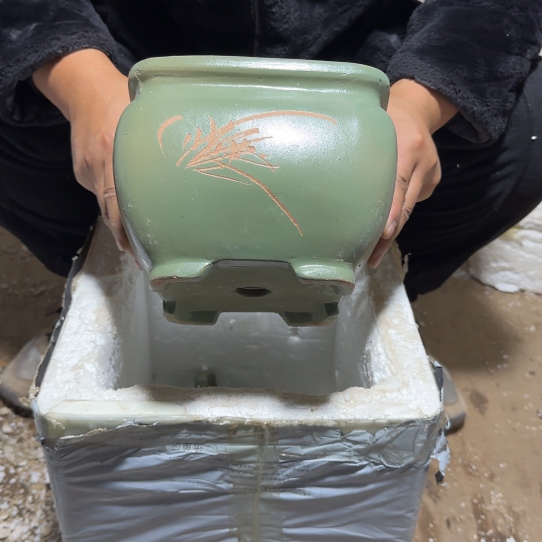 紫砂花盆瑕疵和瑕疵的