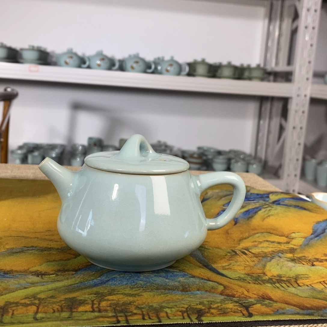 【闪购商品】天青石瓢壶微微瑕。。。。。。。