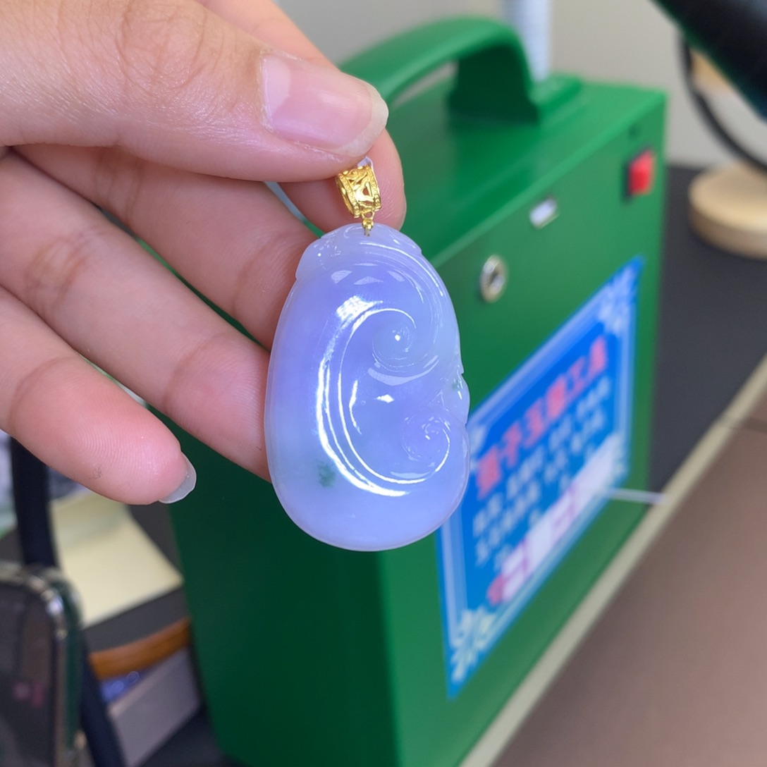 翡翠颈饰18K金镶嵌翡翠