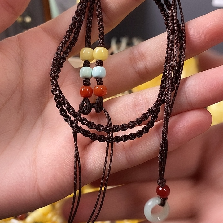 琥珀未镶嵌裸石配绳