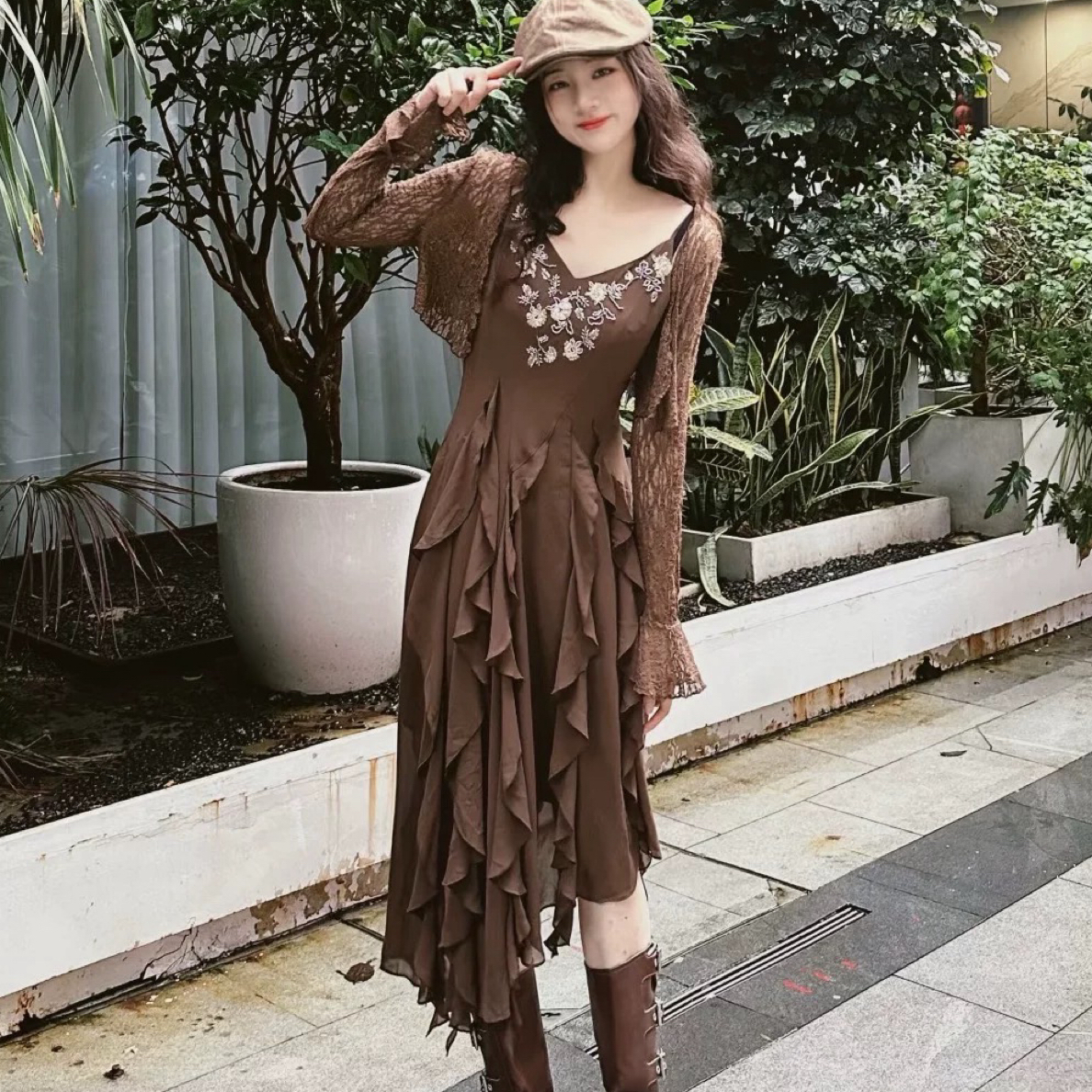 花颜颜显瘦蕾丝复古法式长款性感长袖优雅褶皱设计师收腰时尚套装