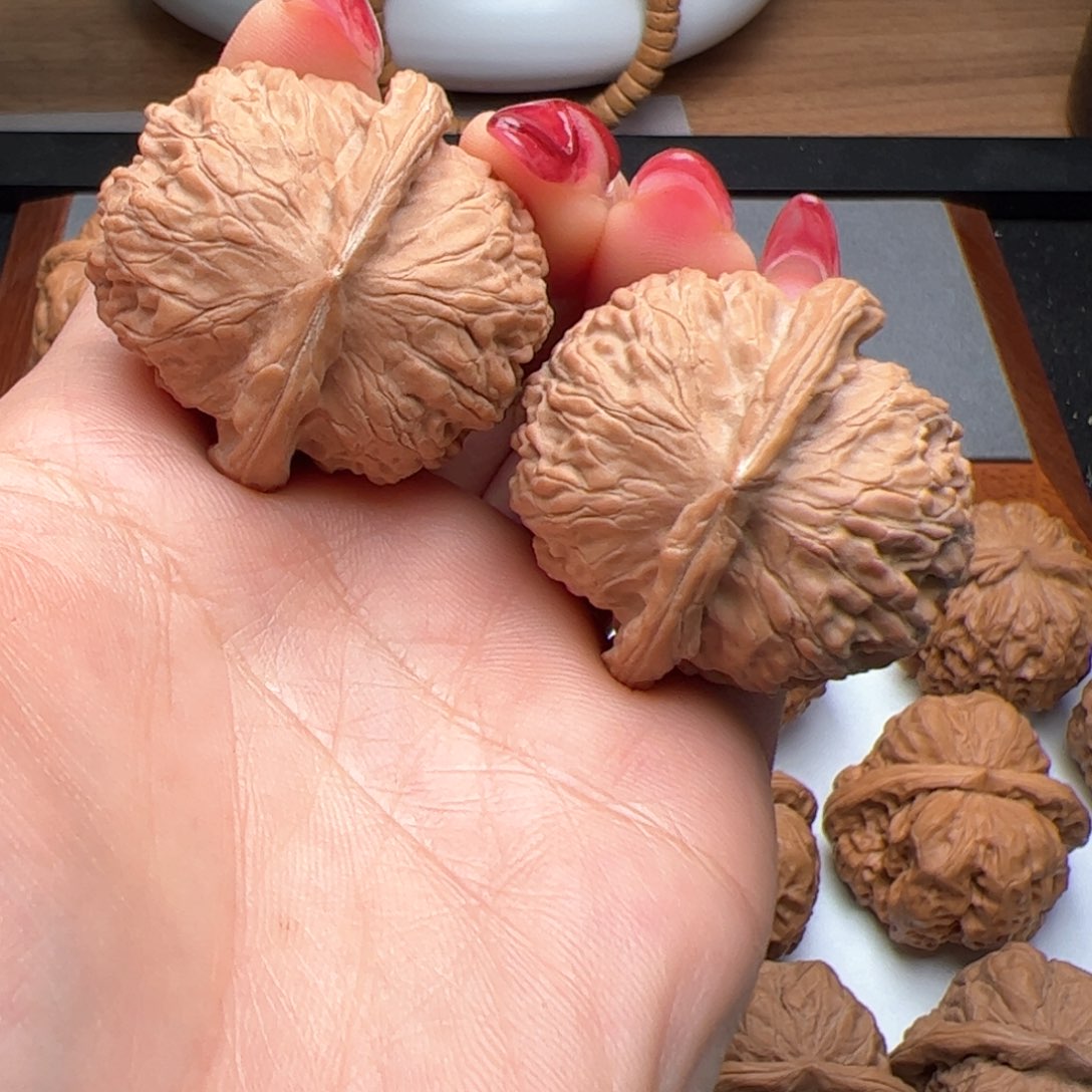 文玩核桃把件金锭元宝37