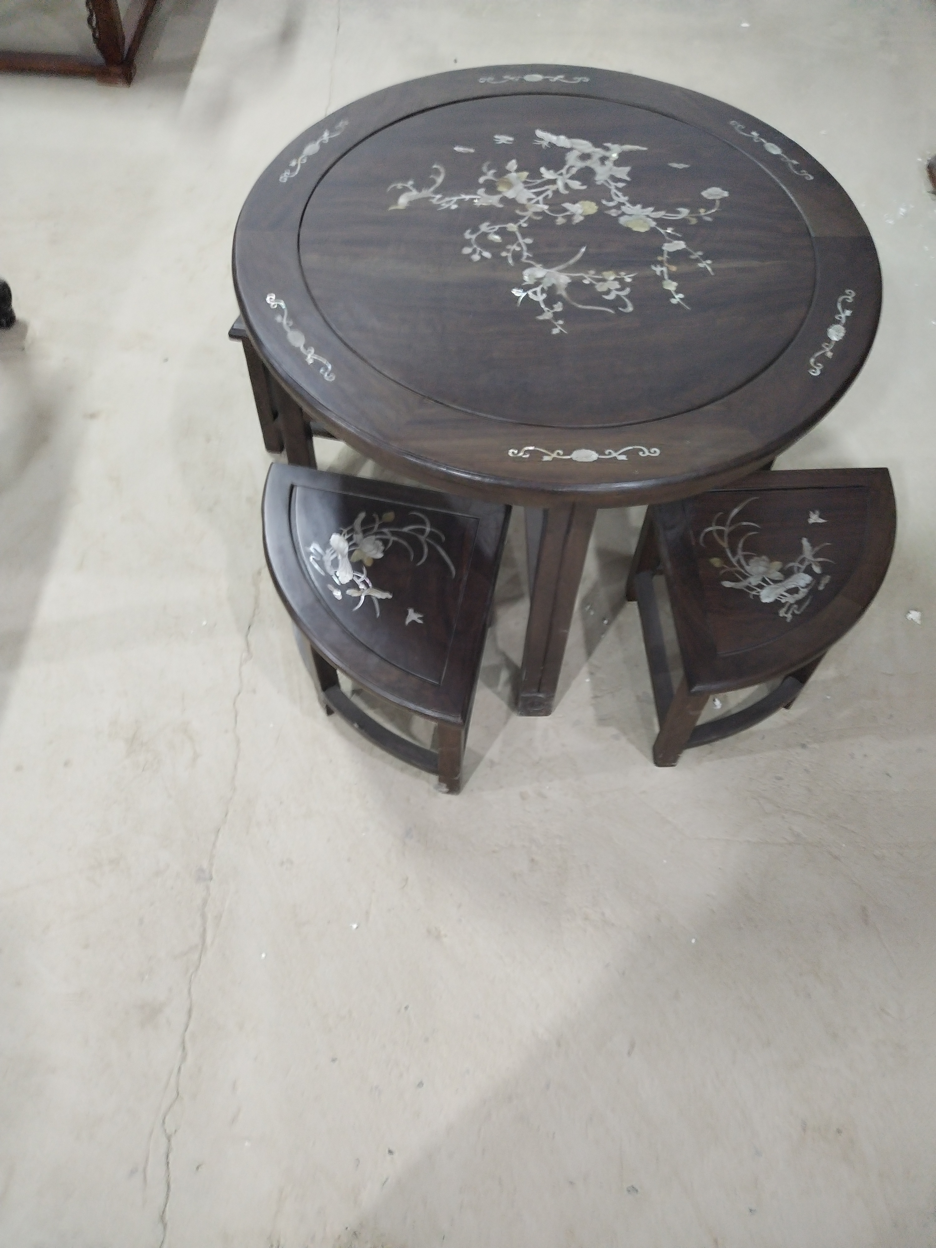 餐桌精美漂亮品相完整