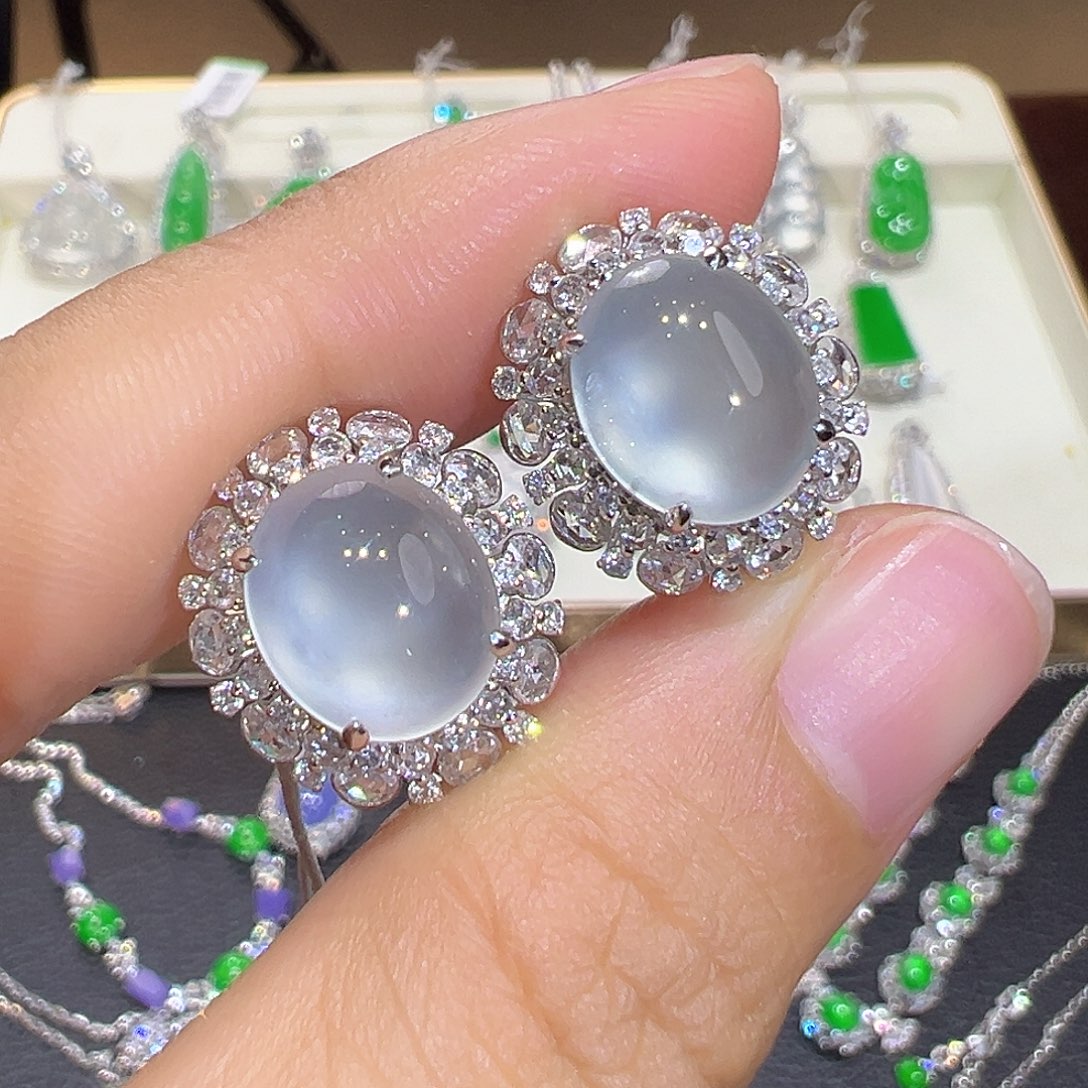 翡翠18K金镶嵌耳饰