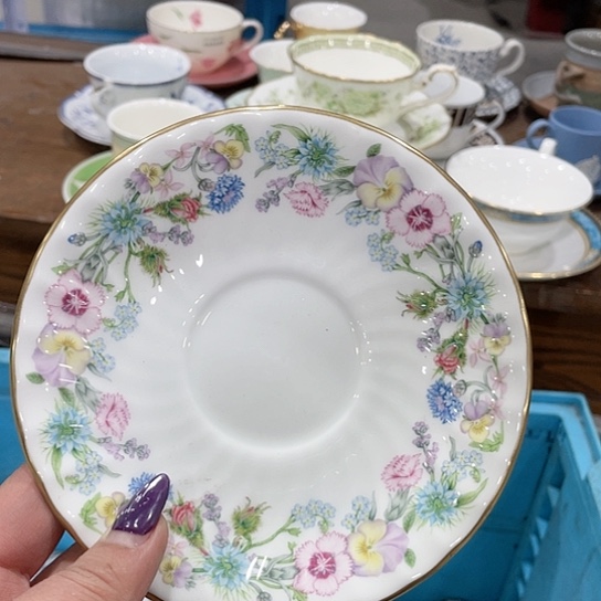 用****5瓷器和器皿为重点文物珍品进行