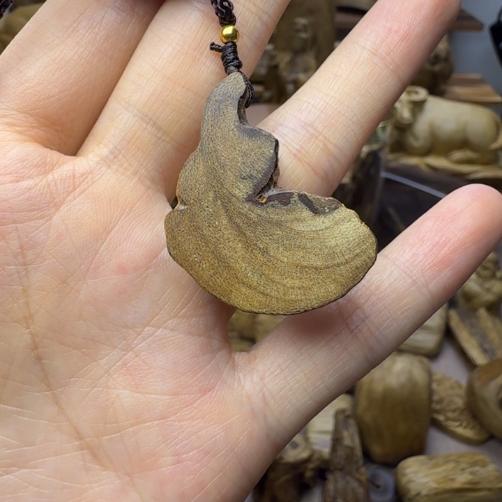 沉香碎屑沉香柬埔寨沉香天然野