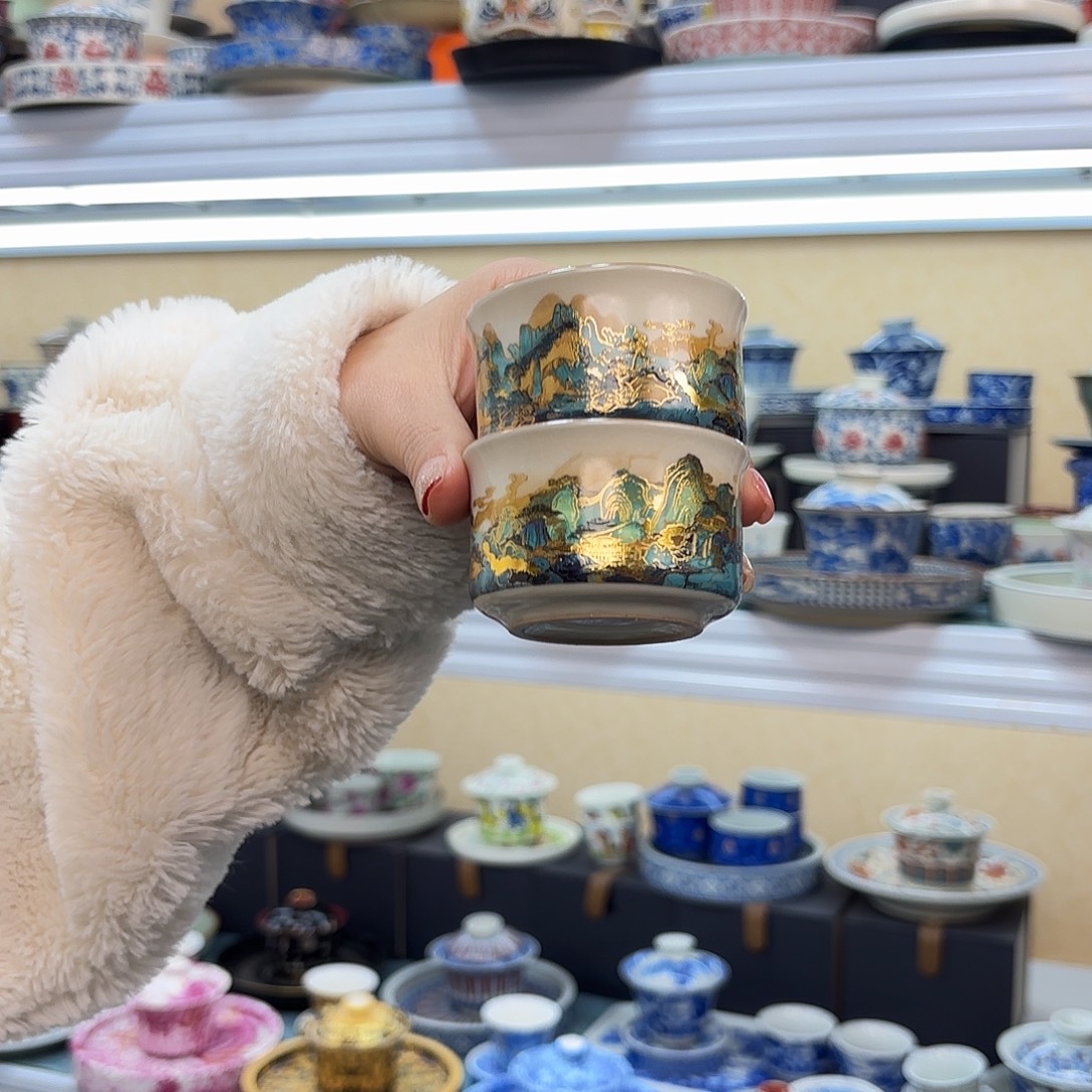 盖碗里的水煮开后放在