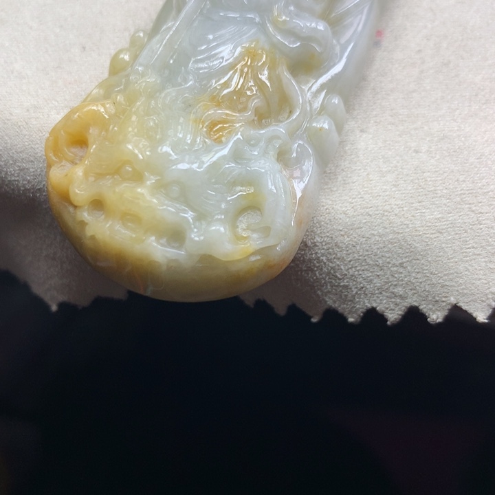 翡翠颈饰未镶嵌吊坠