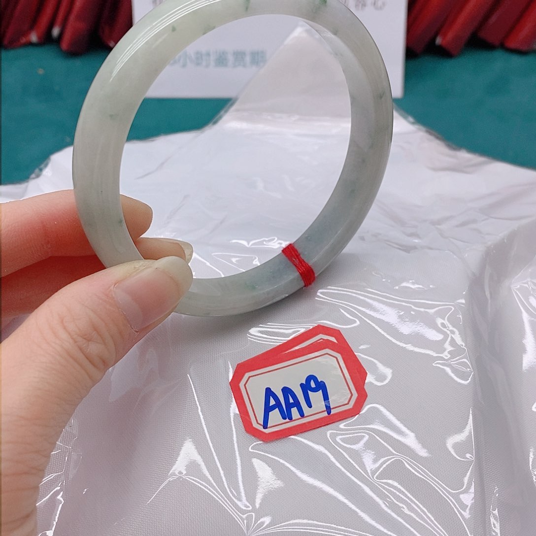 翡翠手镯未镶嵌温**初AA19999999