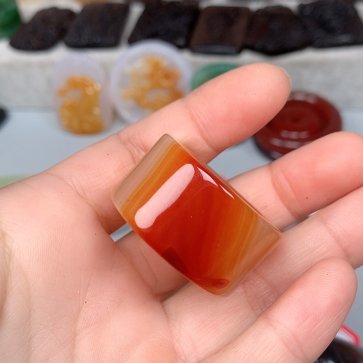吃***福未镶嵌颈饰玛瑙/玉髓