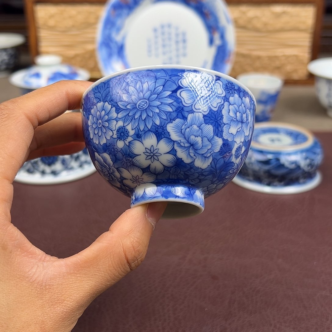 杯子景德镇蓝底白花鸡心杯