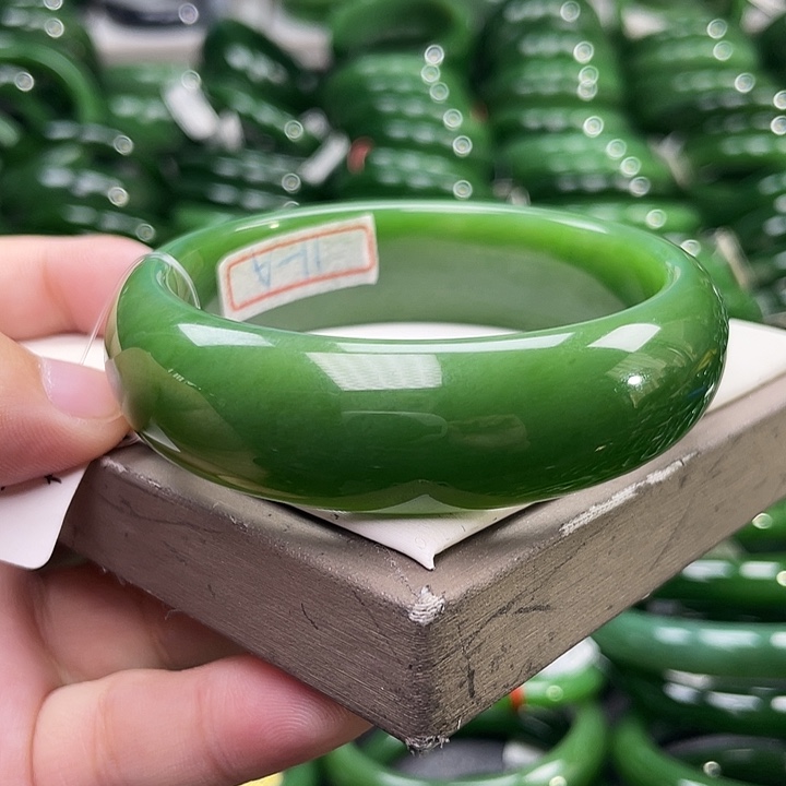 未镶嵌手镯和田玉（碧玉）