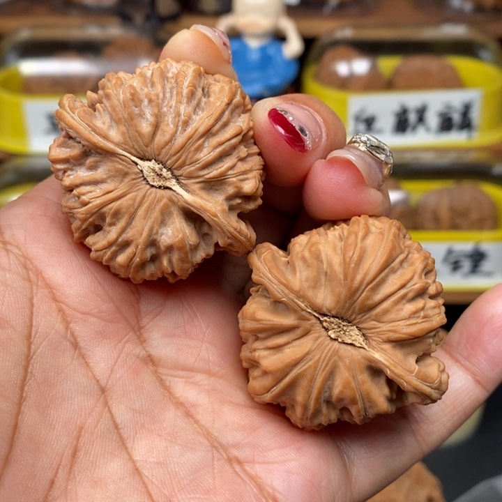 文玩核桃吊坠@***川42全品白狮子