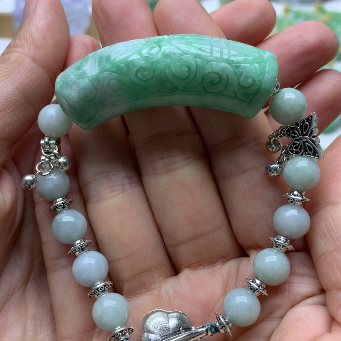 翡翠未镶嵌颈饰翡翠