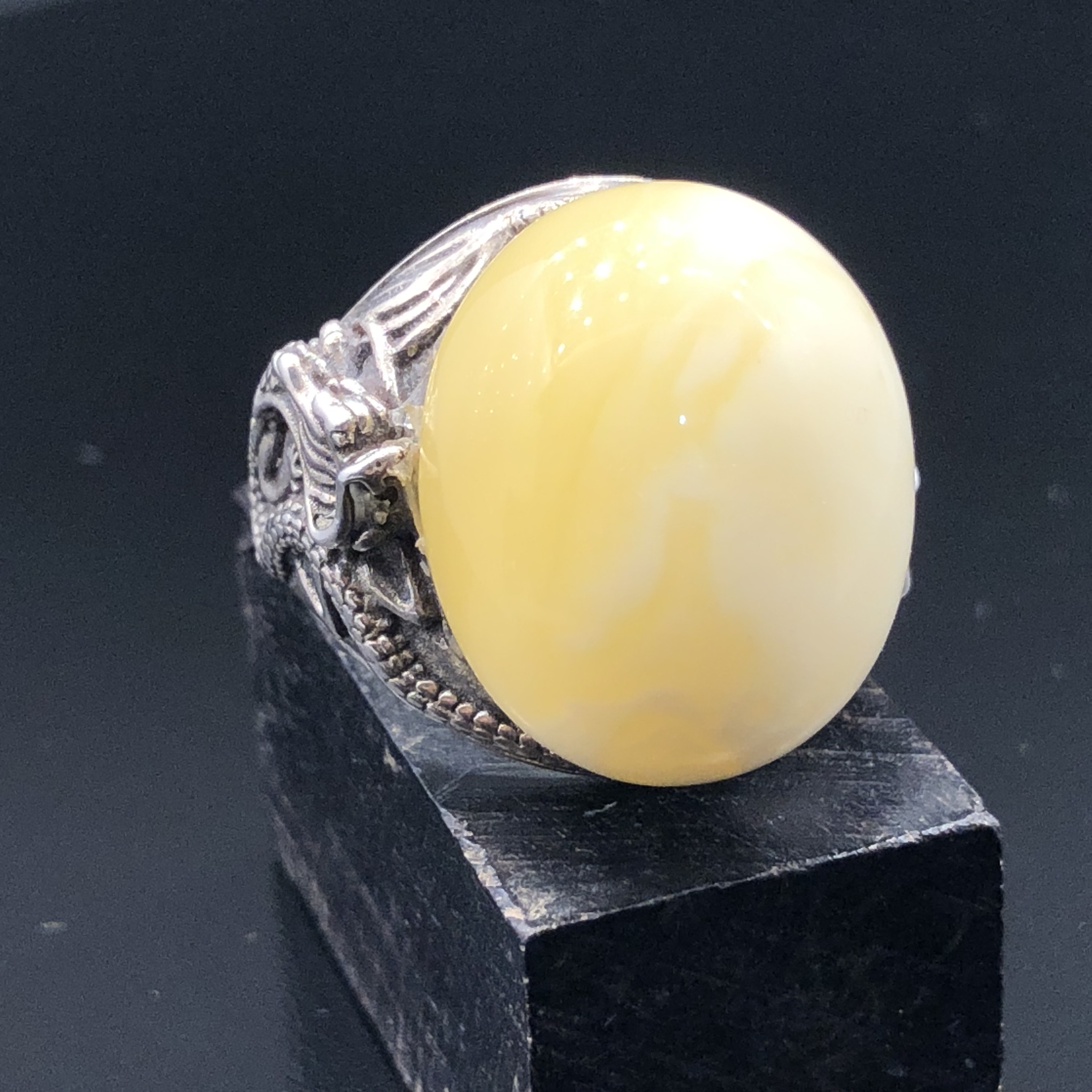 原生态金白蜜蜡戒指。