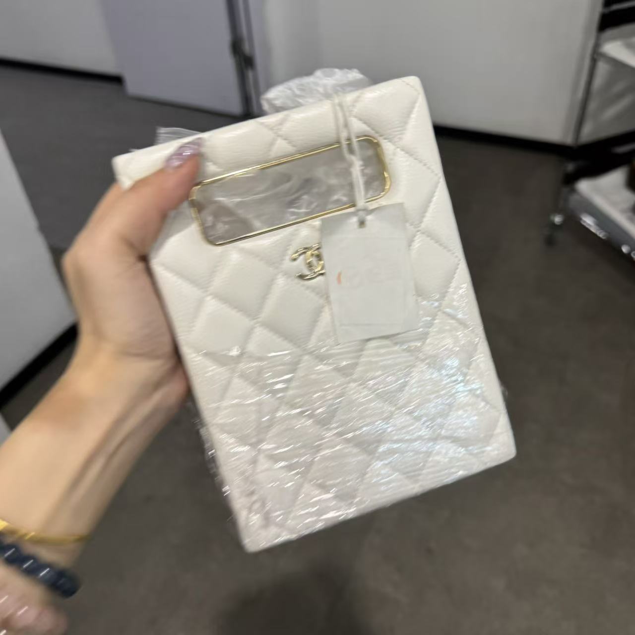 95新 Chanel/香奈儿 香奈儿白色盒子2420/二奢包包