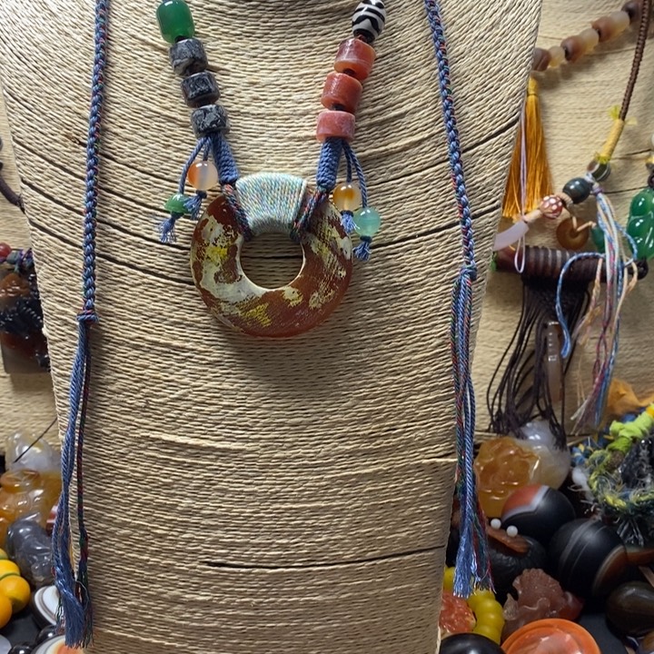 用***2玛瑙/玉髓未镶嵌颈饰