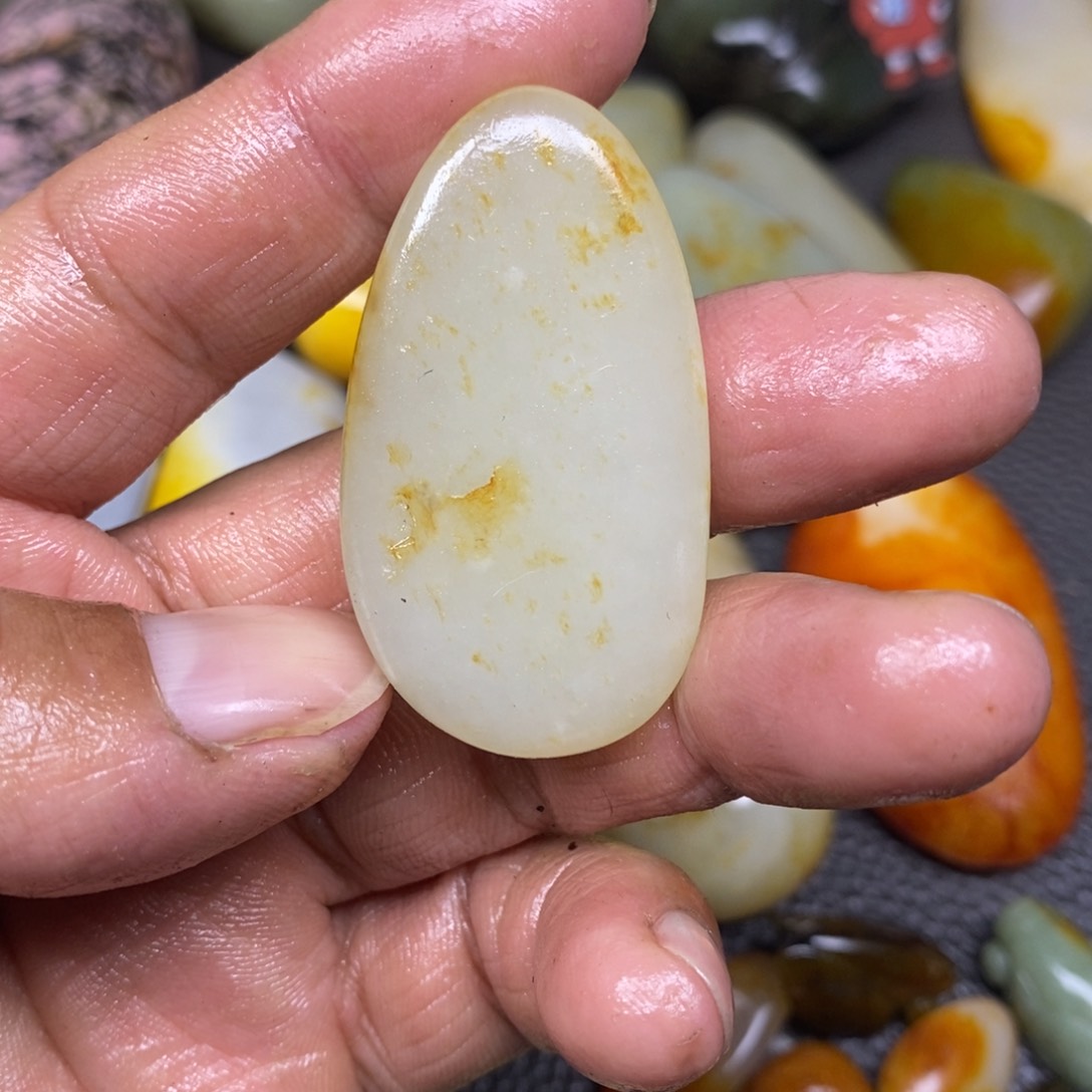 和田玉挂件未镶嵌由**院