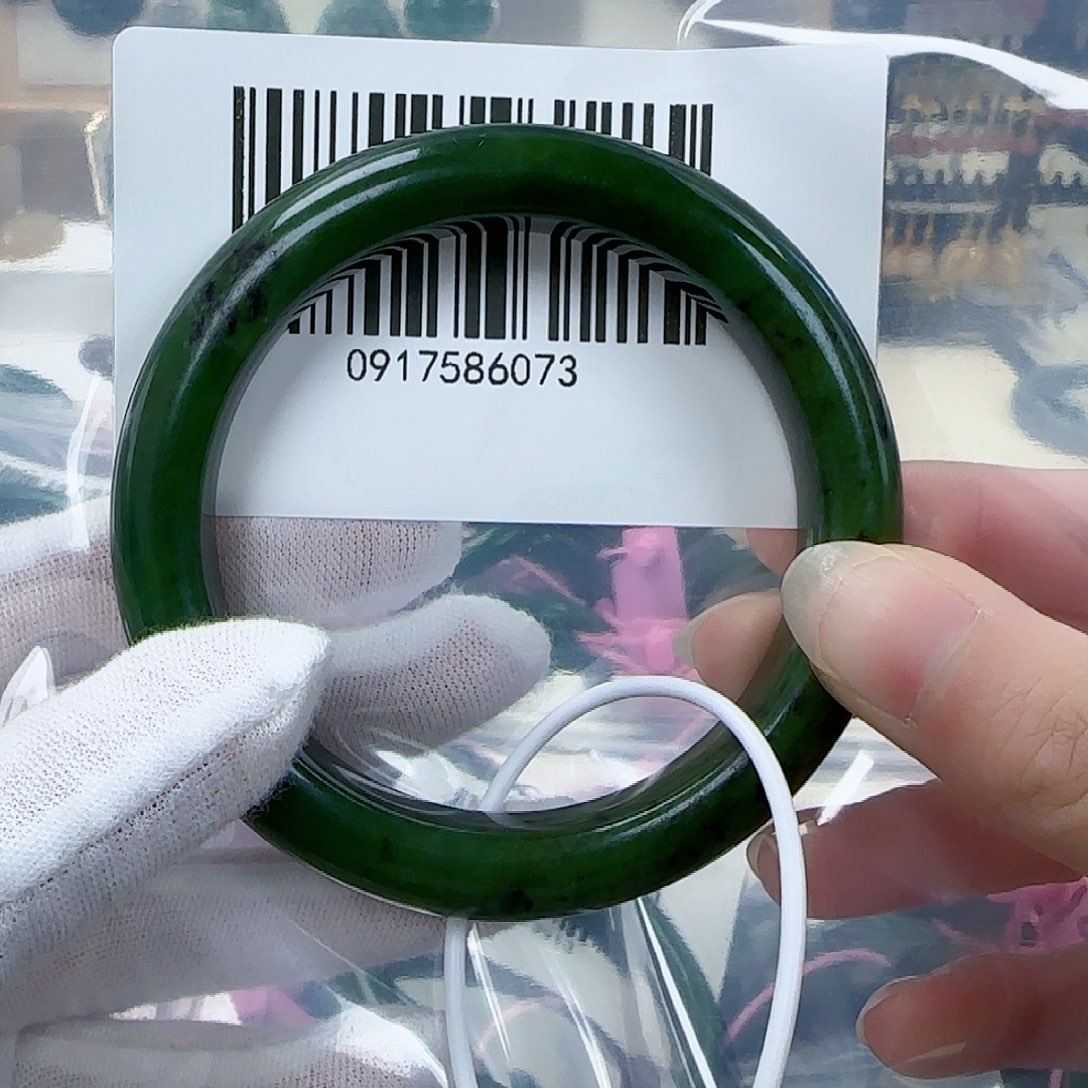 和田玉（碧玉）手镯未镶嵌6061