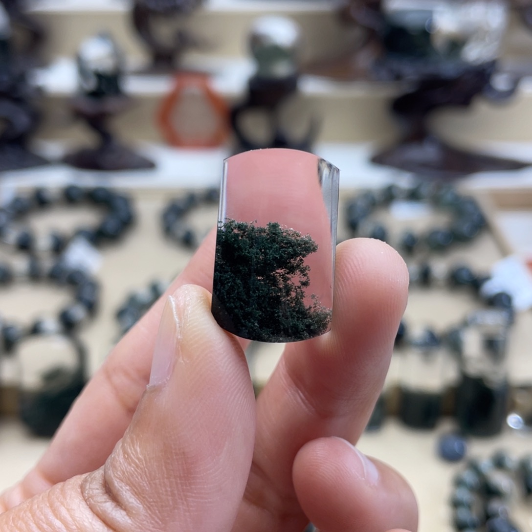 水晶颈饰未镶嵌?*宁绿幽灵吊坠打孔定制不退换
