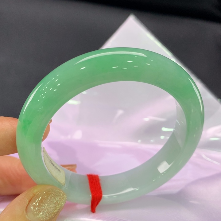 翡翠手镯未镶嵌正圈53