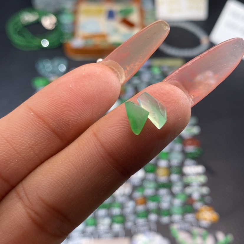 【闪购商品】翡翠挂件未镶嵌切割