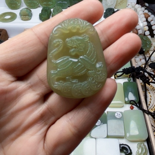 和田玉颈饰未镶嵌