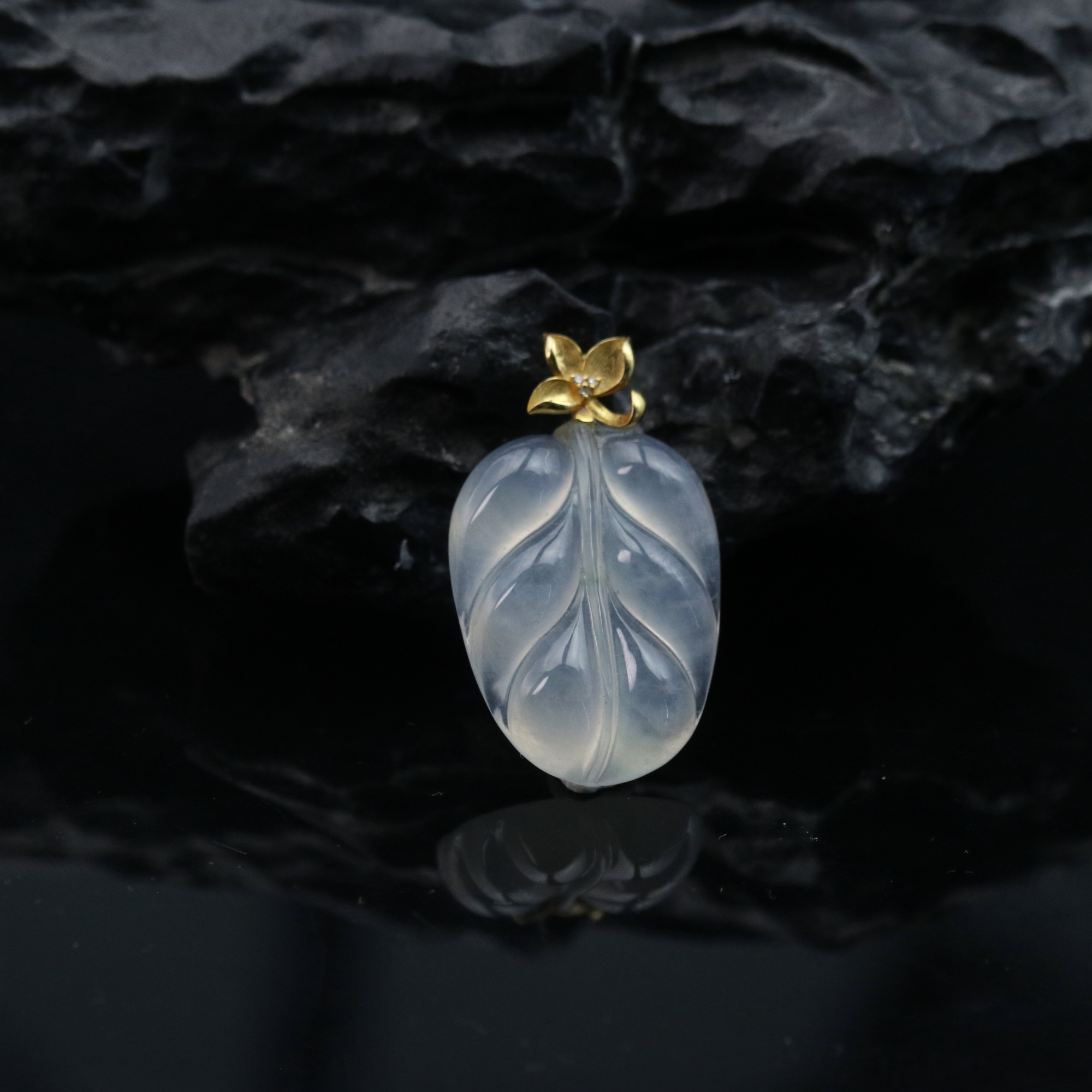 46天然缅甸翡翠A货18k叶子/200010/上海嘉禾拍卖