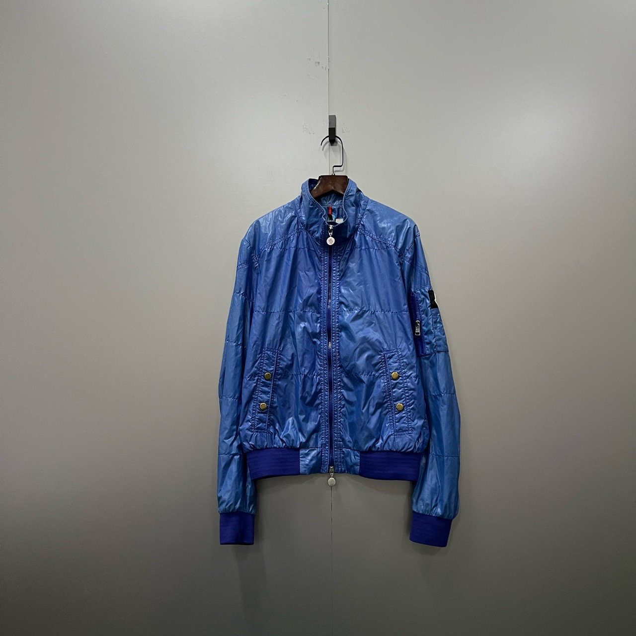 95新 MONCLER （cc3）蓝色徽标logo拉链夹克 2码/203290