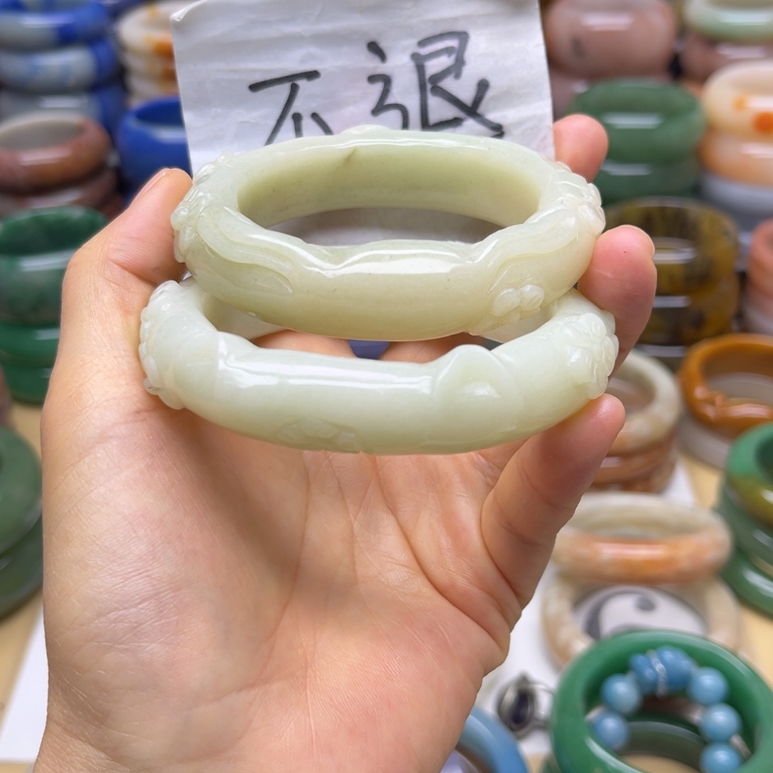 石英质玉未镶嵌手镯