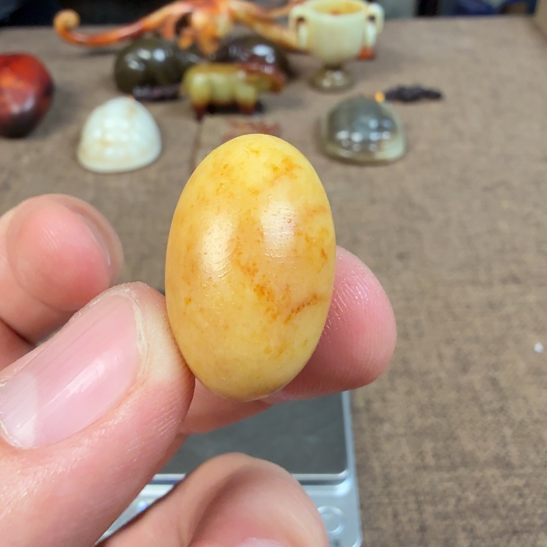 和田玉（糖玉）未镶嵌珠宝半成品田