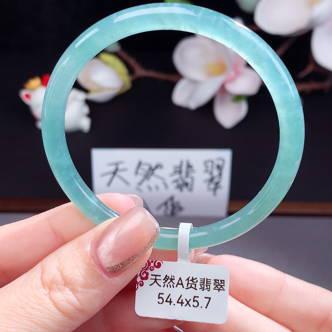 翡翠手镯（圆镯）未镶嵌