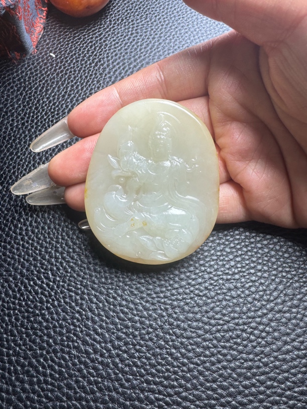 新疆和田玉观音吊坠