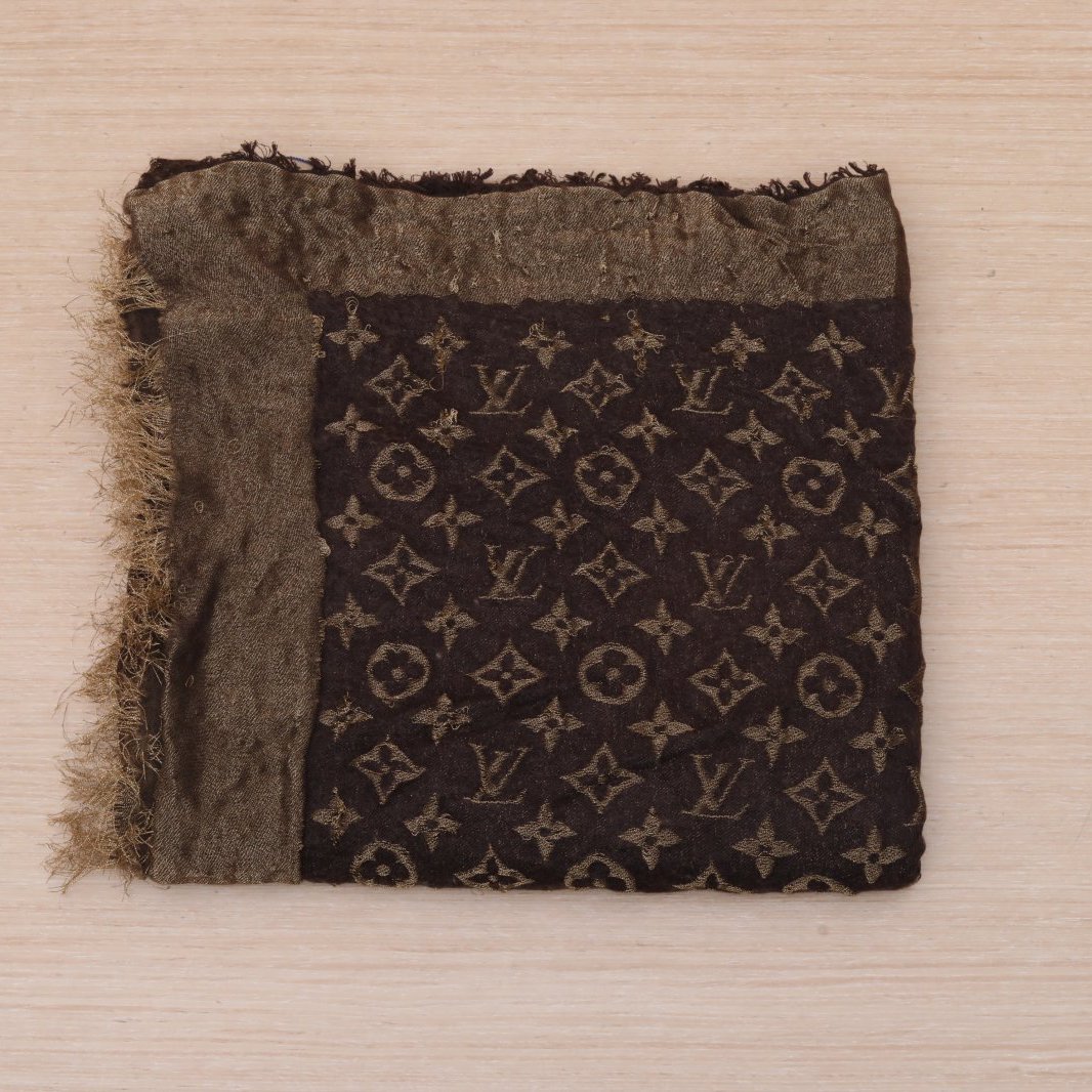 95新 LouisVuitton/路易威登 【lu】 丝巾 120*130CM /P225071478