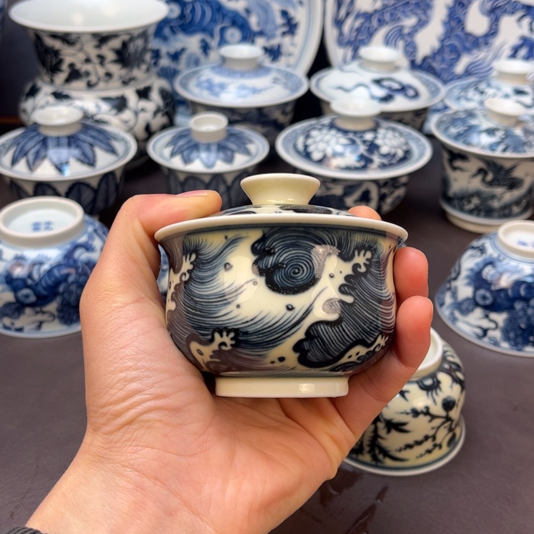 w****景德镇青花2号海水纹布袋盖碗