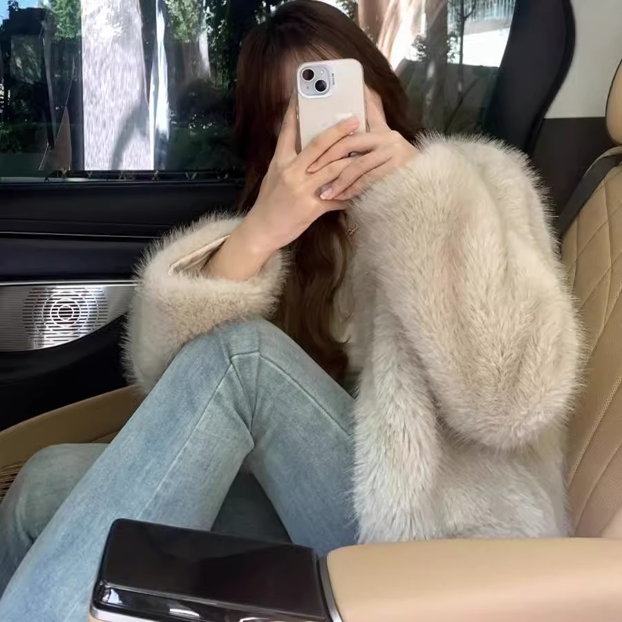 以假乱真3.0V领仿狐狸毛毛绒外套皮毛一体大衣短款秋冬季女装显瘦