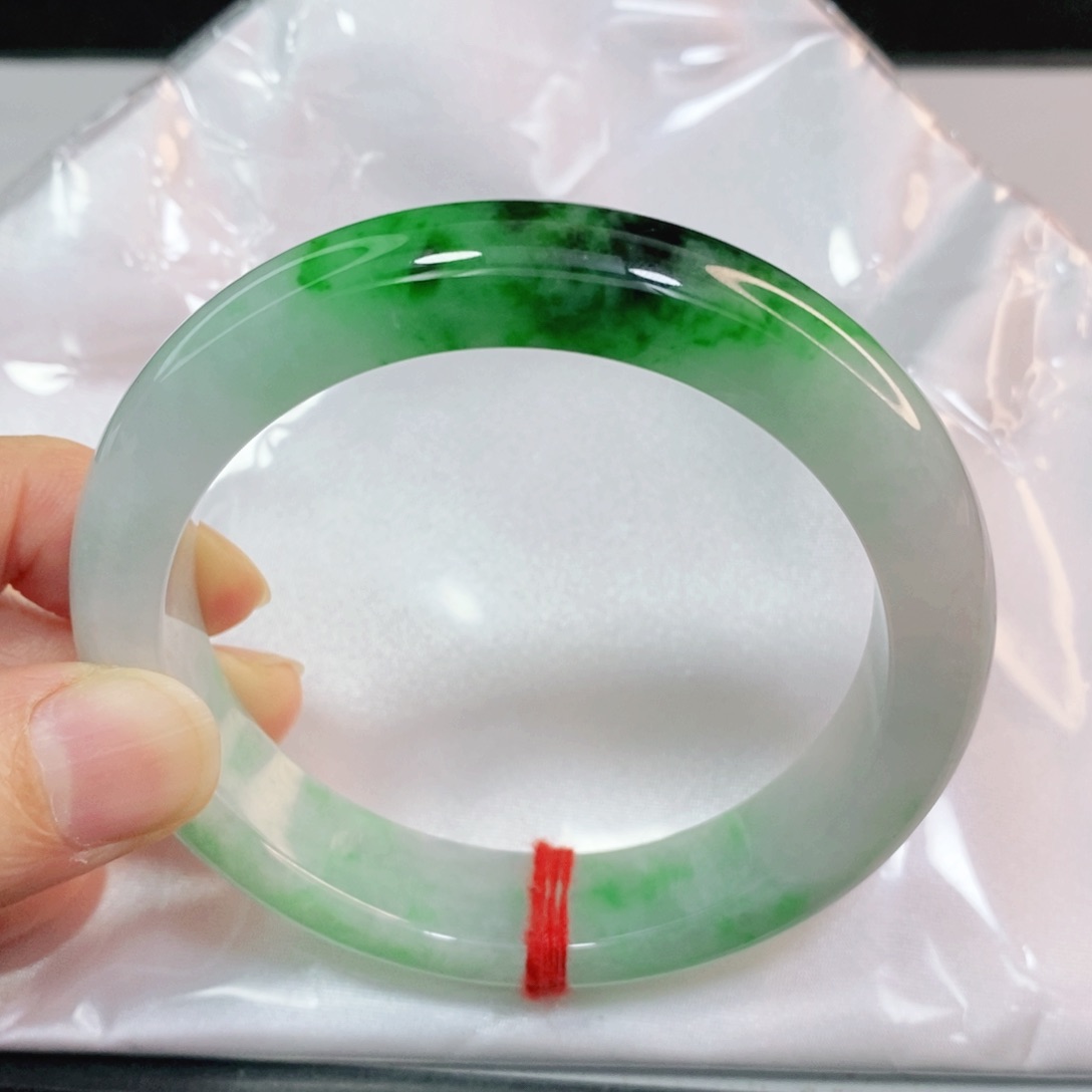 翡翠手镯未镶嵌61圈口正圈